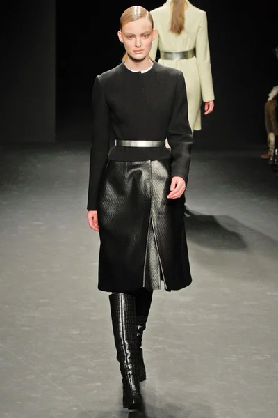 Look 18